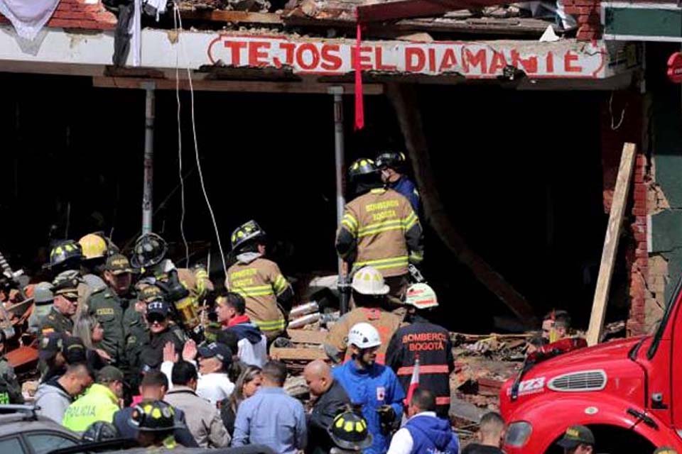 Explosão em empresa de Bogotá mata quatro pessoas