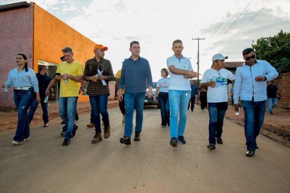 Governador Marcos Rocha confere qualidade da obra do “Tchau Poeira” no município de Candeias do Jamari