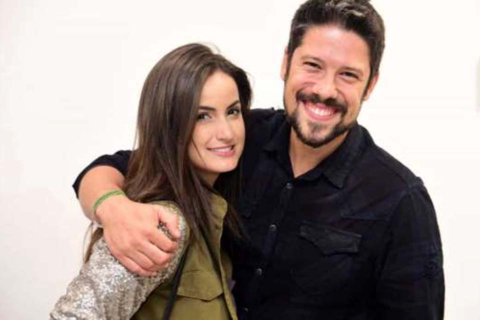 Mari Palma e Phelipe Siani se isolam após ela contrair novo coronavírus