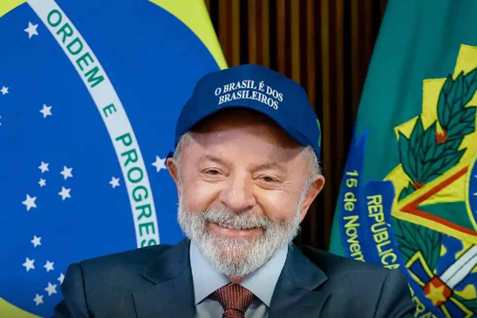 Lula conversa com Trump sobre retirada de sobretaxa