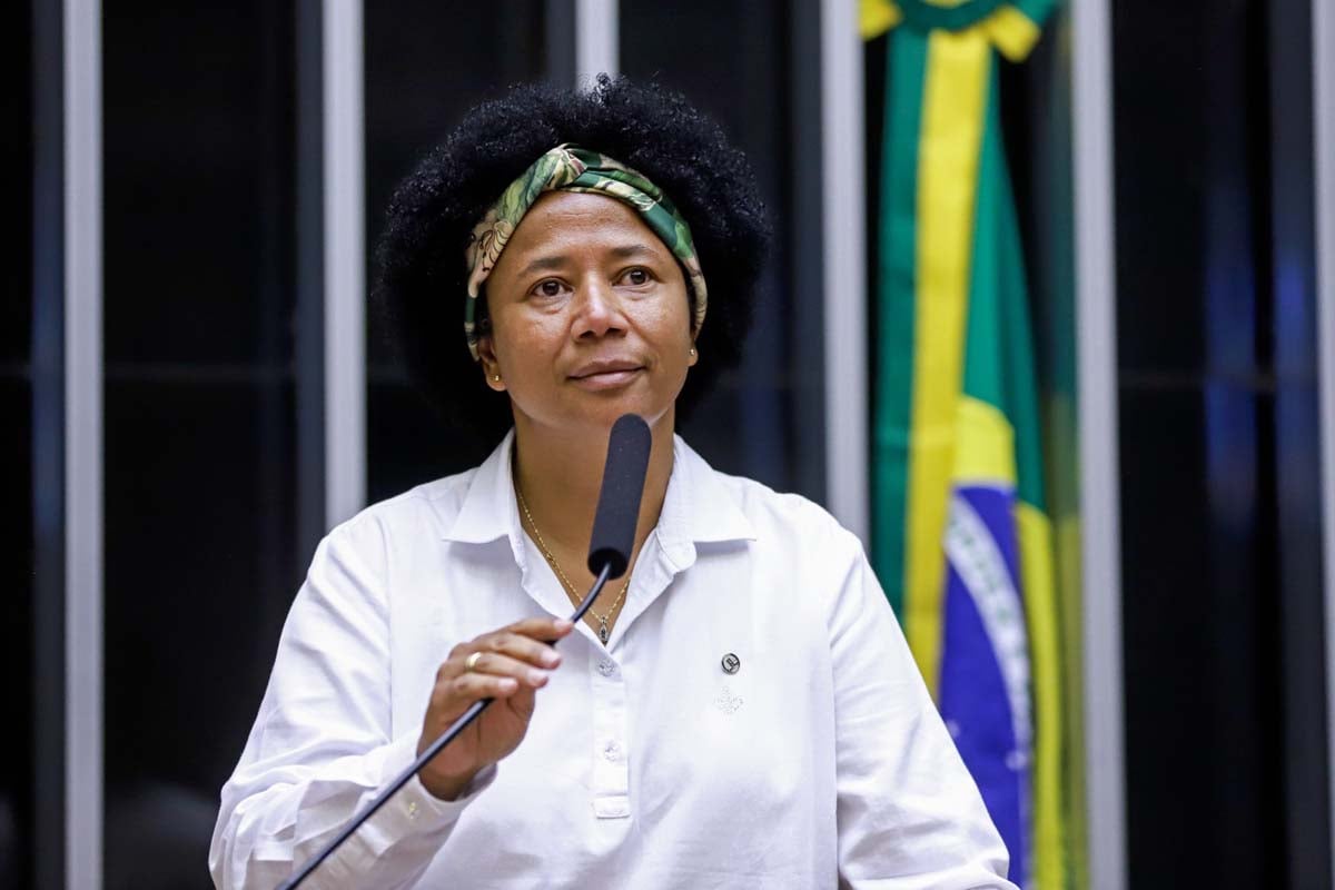 Deputada Sílvia Cristina celebra abertura de licitação para as obras de pavimentação da BR-319 