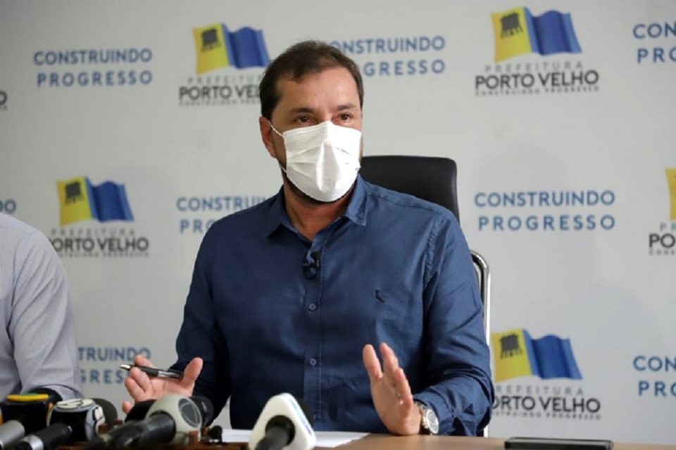 Prefeito de Porto Velho Hildon Chaves sanciona lei que torna obrigatório uso de máscaras