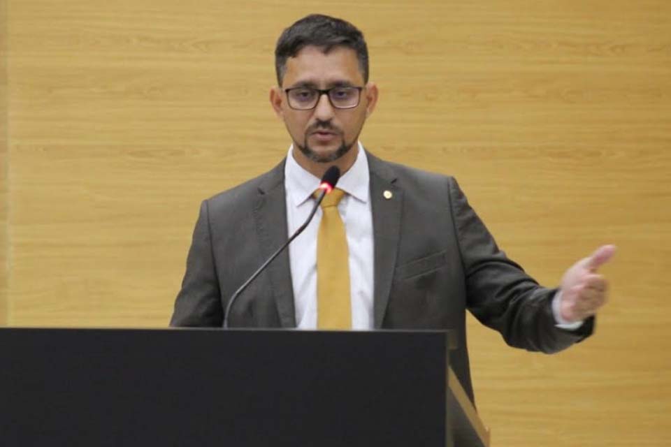 Deputado Anderson diz que bloqueio do salário dos servidores é injusto no momento de pandemia
