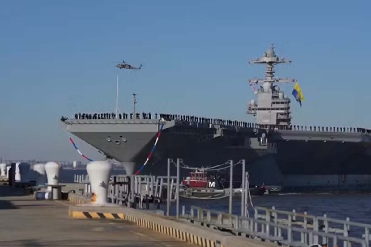 Com banheiros entupidos e após incêndio, EUA vão retirar maior porta-aviões do mundo do Oriente Médio , diz jornal