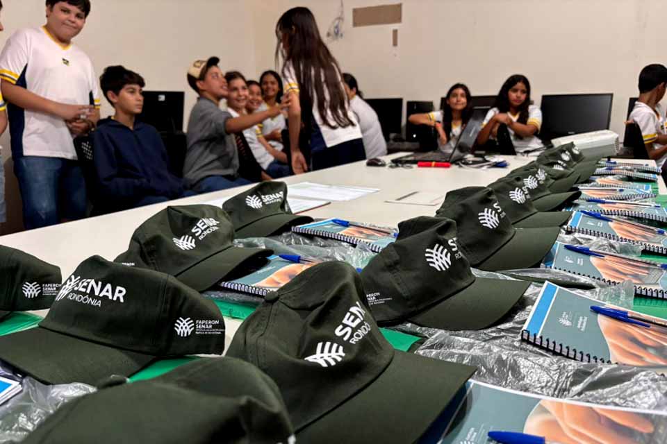 Prefeitura de Ji-Paraná leva qualificação gratuita para moradores de Nova Londrina com oficinas de informática básica