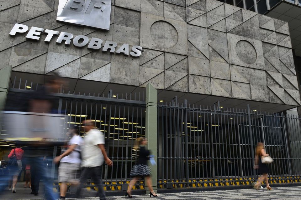 Programas de demissões da Petrobras têm mais de 10 mil inscritos
