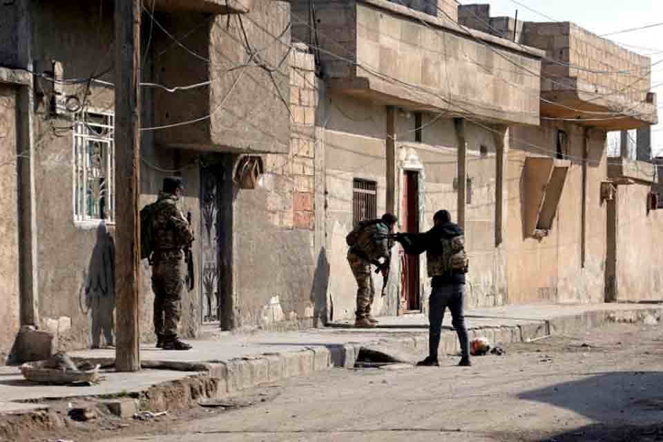 Seguem intensos os combates entre curdos e jihadistas em prisão síria