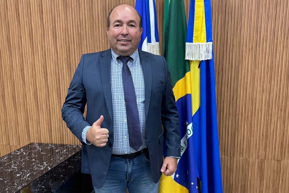 Edwilson Negreiros cobra respostas e Secretaria de Trânsito, Mobilidade e Transporte instala sinalização na Capital 