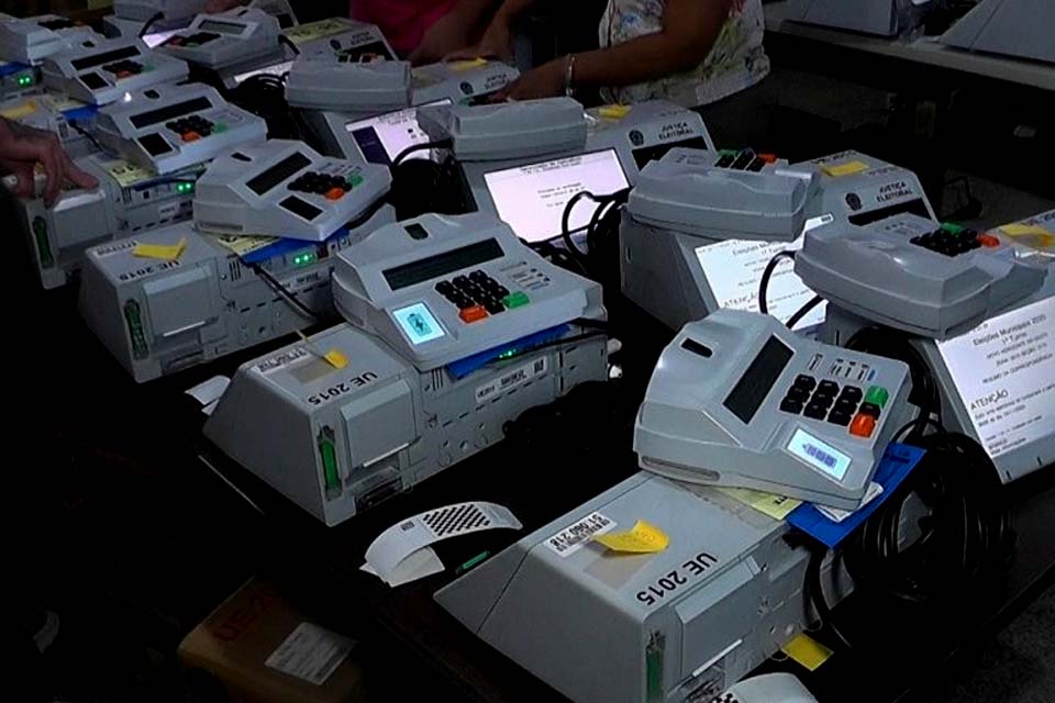 Urnas eletrônicas já estão sendo preparadas para as eleições no município