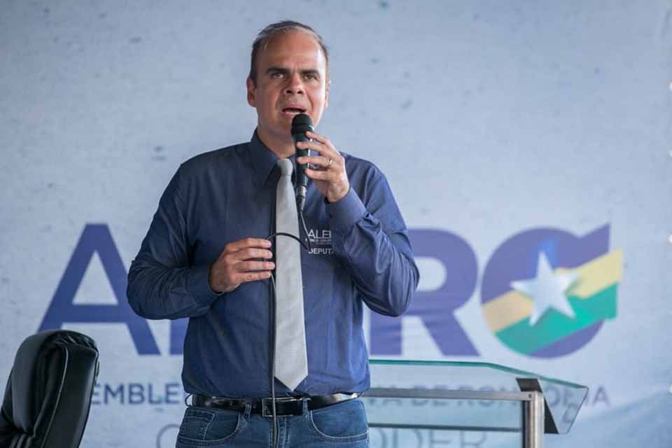Deputado Alan Queiroz indica a concessão do auxílio emergencial para revitalização de estradas rurais em Candeias do Jamari