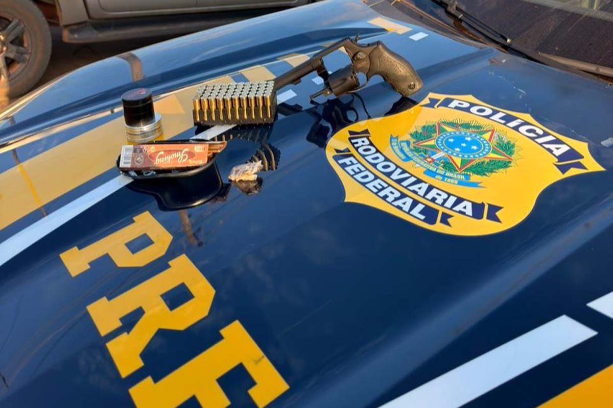 PRF apreende revólver calibre .38 e 50 munições em Vilhena