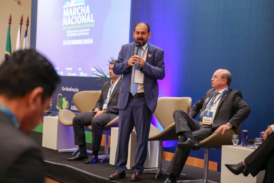 Laerte Gomes integra debates da 1ª Marcha Nacional dos Deputados Estaduais e reforça posição contra a PEC 38/2025