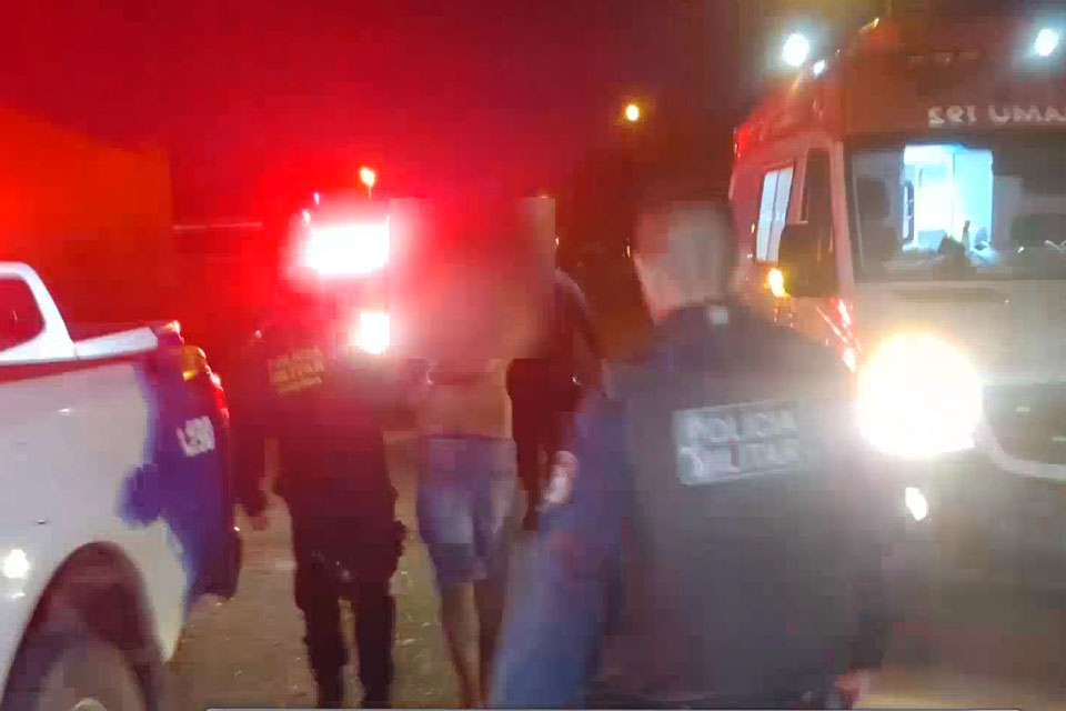 Homem é baleado na cabeça após confusão em bar 