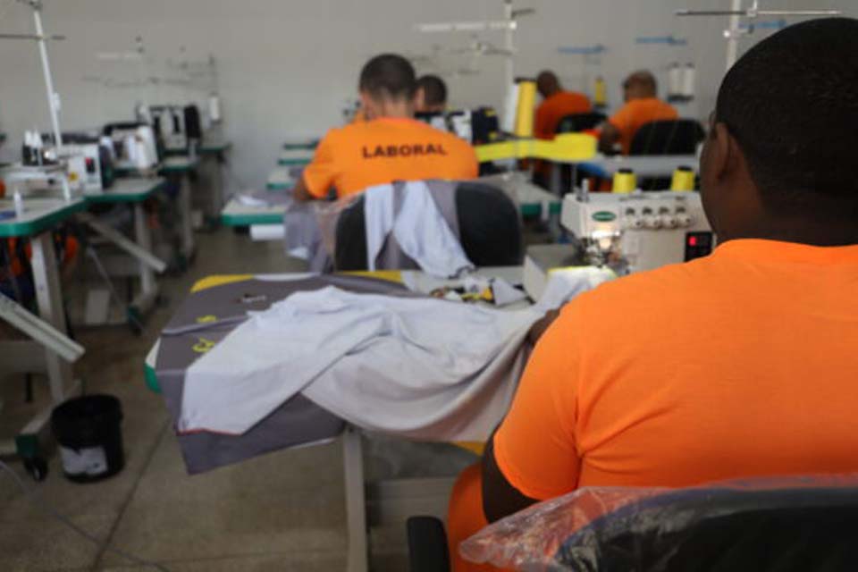 Oferta de 140 vagas de cursos profissionalizantes é direcionada aos reeducandos