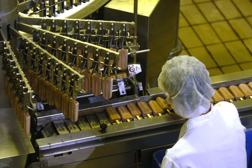 Confiança da indústria cresce 1,1 ponto na prévia de janeiro deste ano