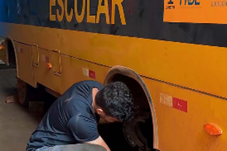 Prefeitura de Espigão do Oeste realiza revisão dos ônibus escolares para o ano letivo 2025