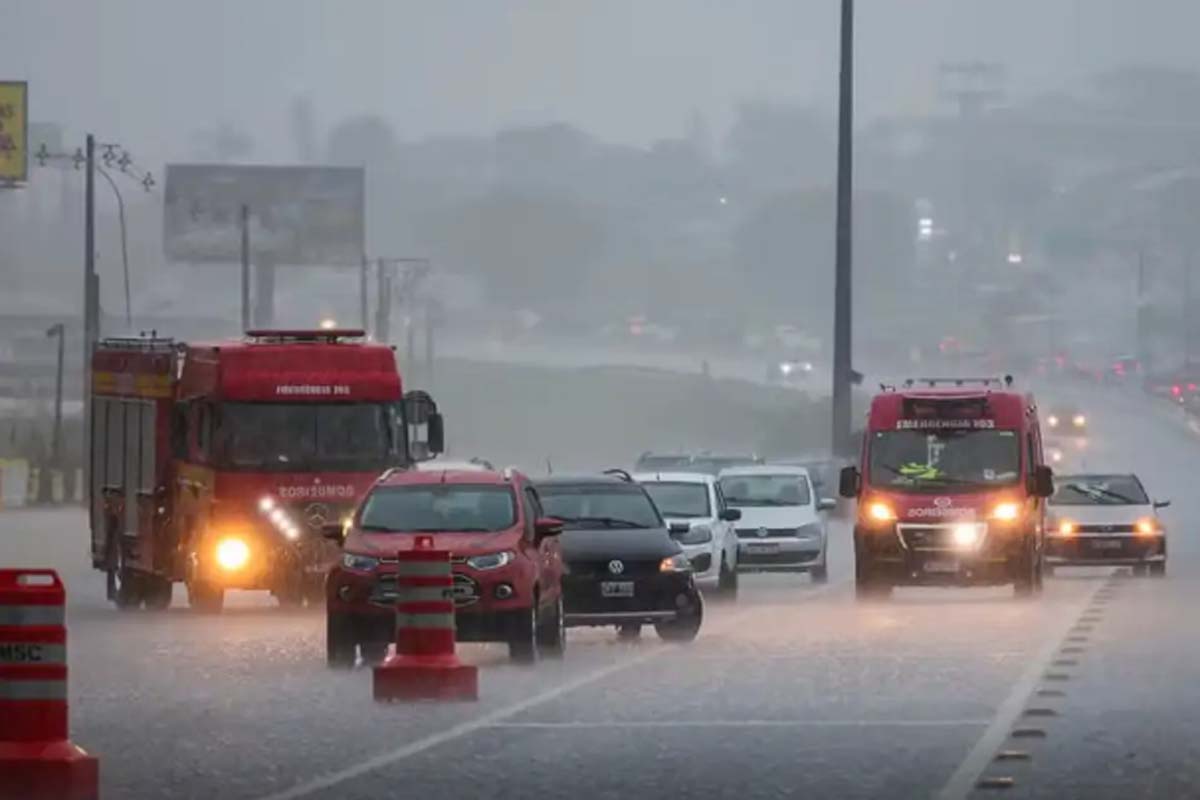Sul e Sudeste terão dia de chuva, trovoadas e tempestades