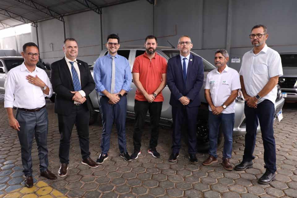 Câmara Municipal cede veículos para Semes, Semurfh e AMT