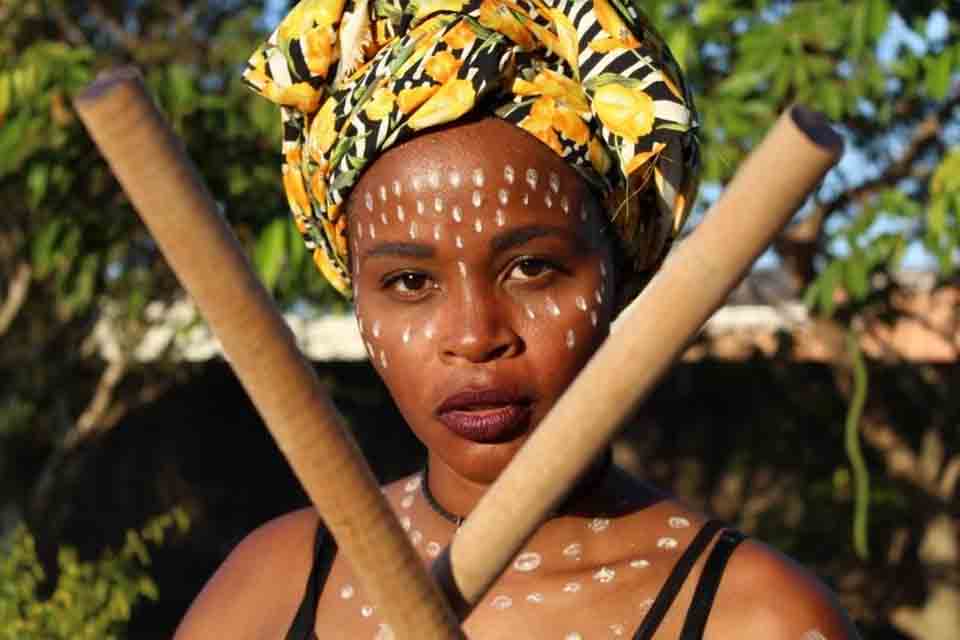 Grupo de Rondônia apresenta espetáculo de dança em vídeo com intérprete de Libras