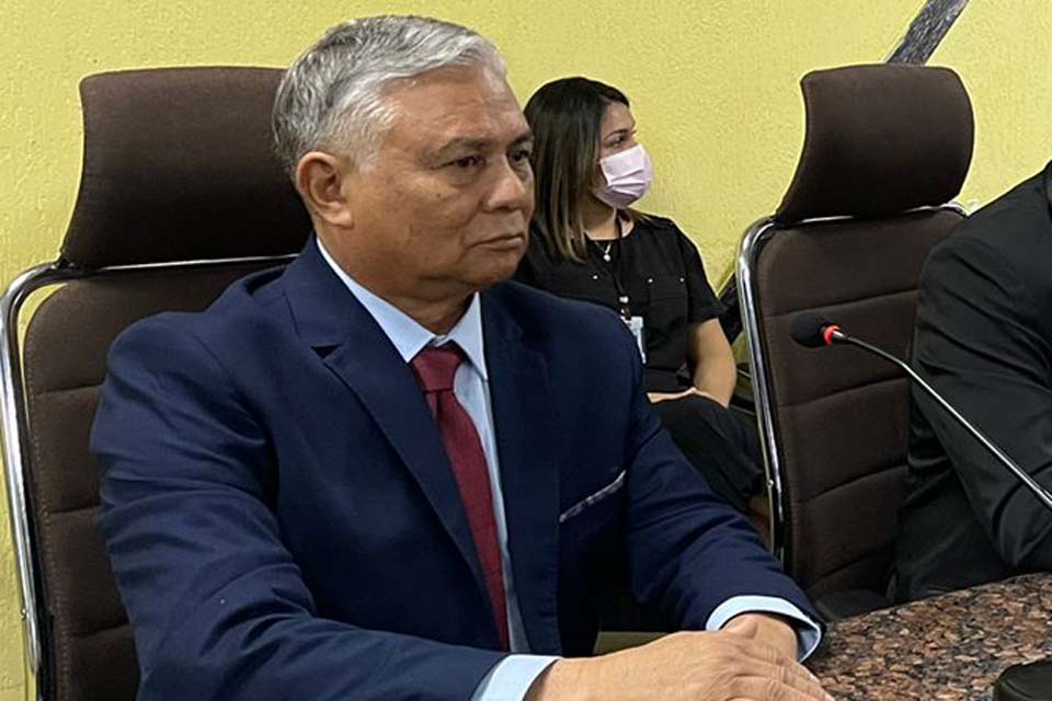 Projeto de Lei dos vereadores Chiquinho do Sintax e Edwilson Negreiros é aprovado e amplia vida útil dos carros para o serviço de Táxi em Porto Velho para dez anos