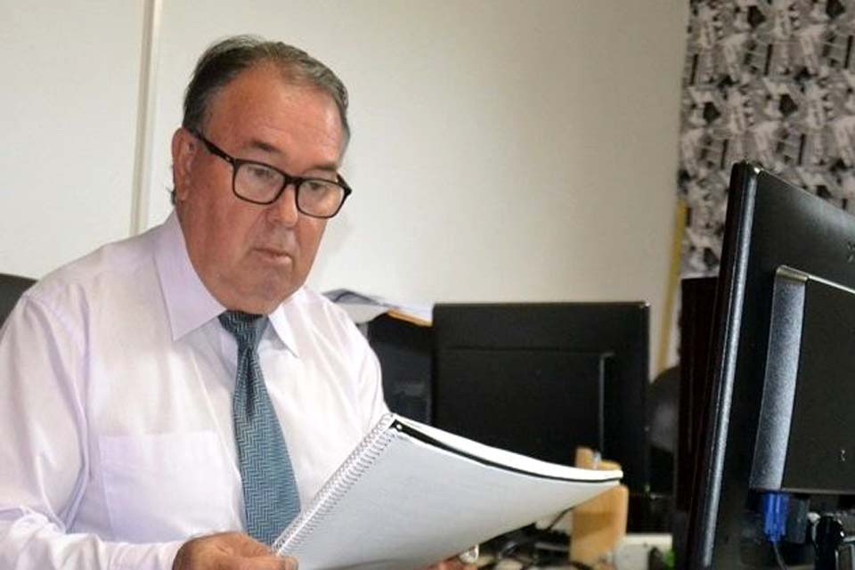 Advogado sugere conversão do “decreto” para “representação” e destaca importância de ouvir Procuradoria Jurídica da Casa em Vilhena