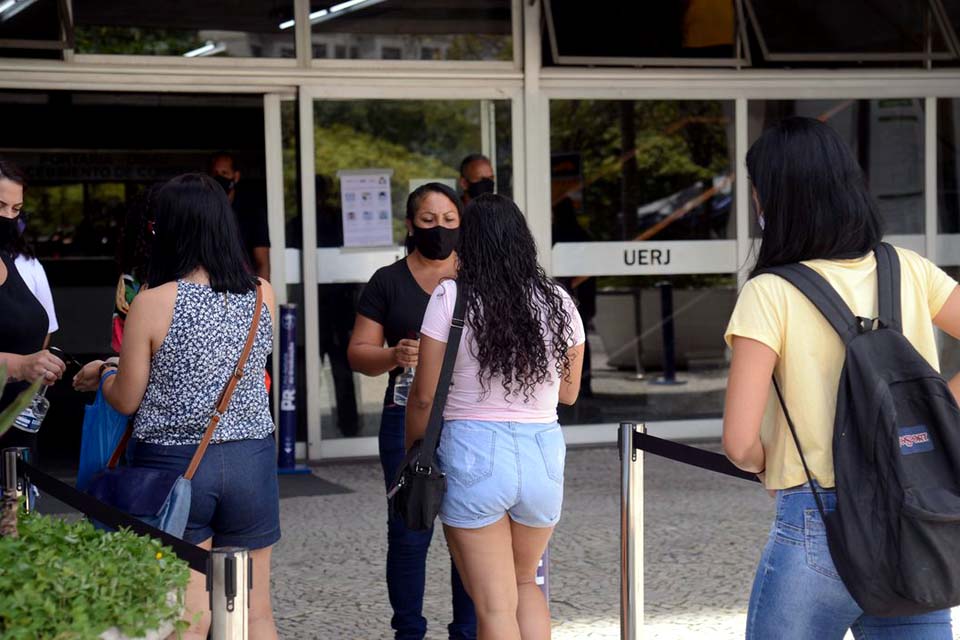 Enem digital será presencial e candidato deve levar caneta preta