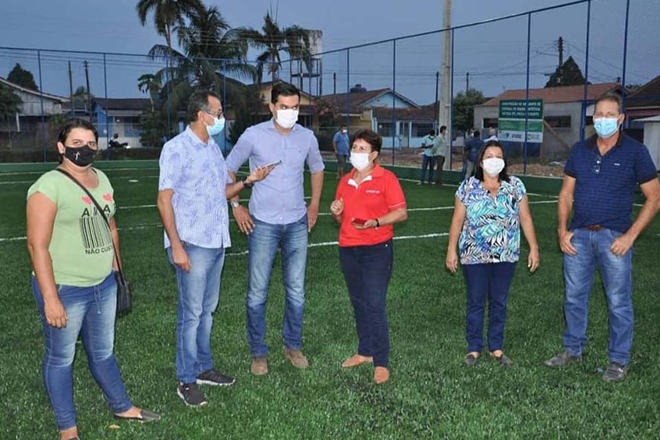 Vale do Paraíso ganha campo de grama sintética através de emenda do Deputado Expedito Netto