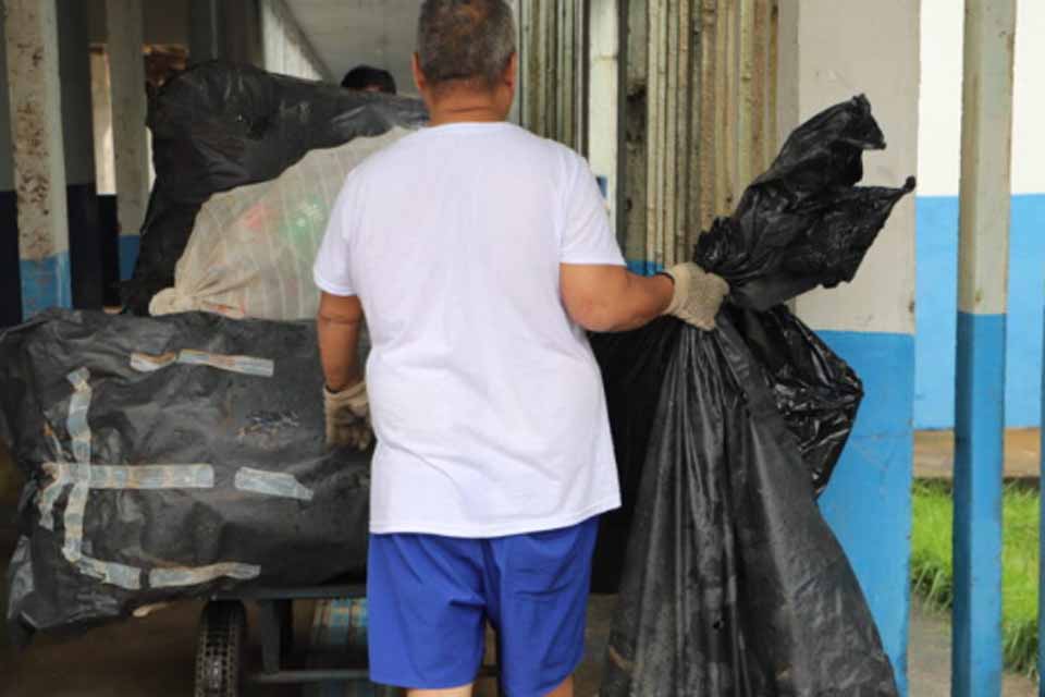 Projeto amplia coleta de garrafas PET para reciclagem e produção de vassouras por reeducandos em Porto Velho