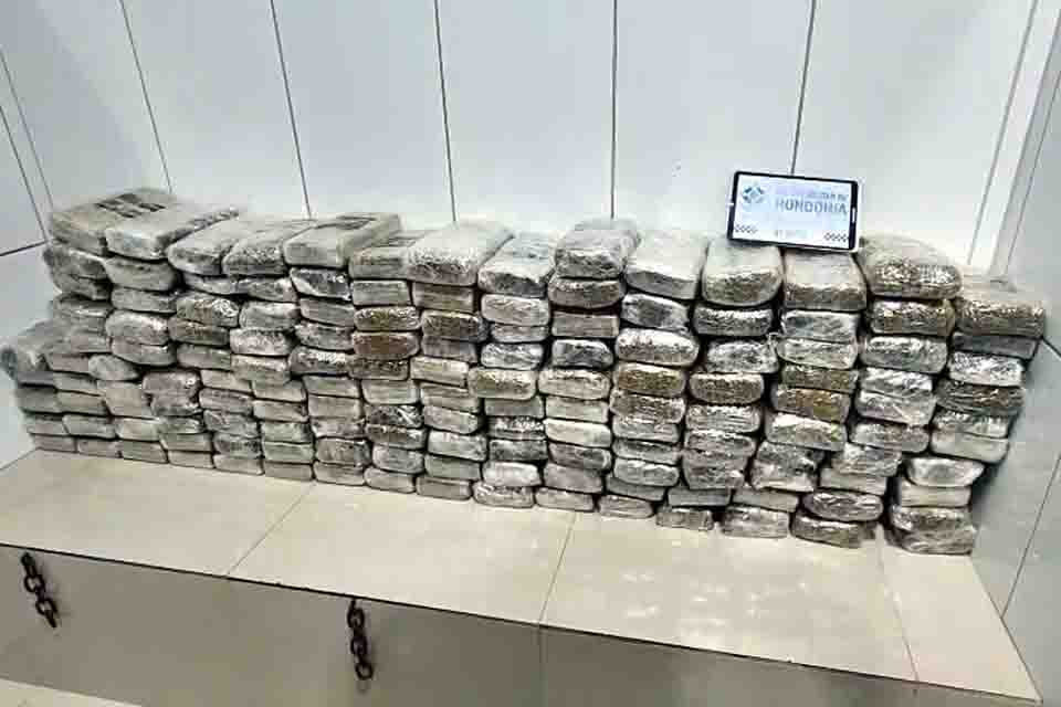 PM e PRF apreendem mais de 140 quilos de maconha em Cacoal