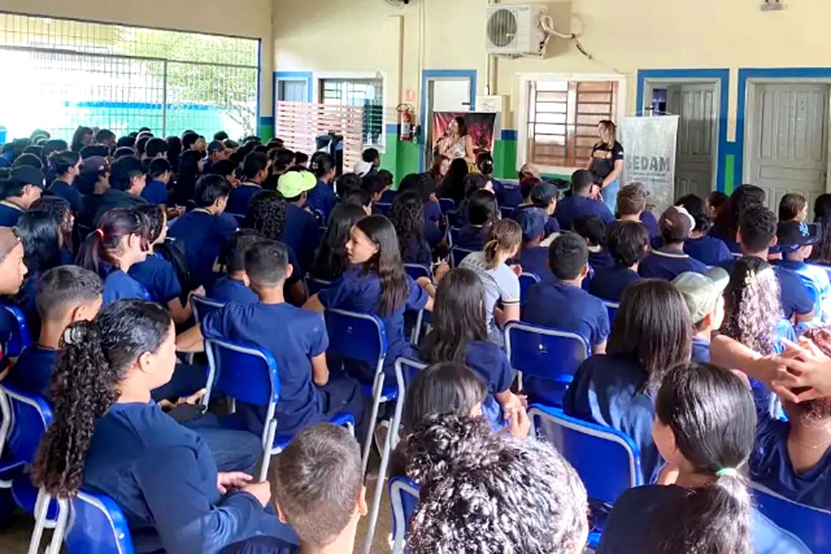 Governo realiza ações de educação ambiental e prevenção às queimadas em Candeias do Jamari