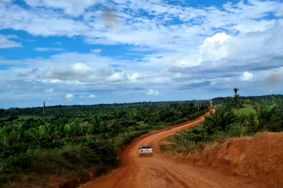 DER executa manutenção na RO-205 e planeja melhorias no trecho que liga município ao distrito