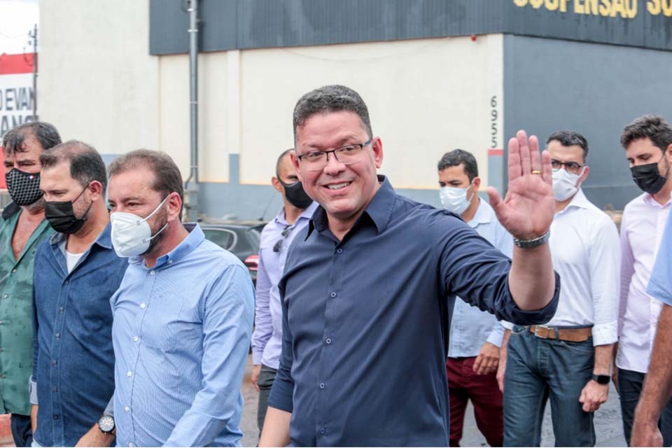 Marcos Rocha inicia obras do Tchau Poeira em menos de 24h após o lançamento do projeto na capital