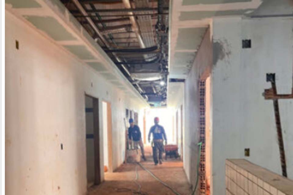 Obras no Hospital de Guajará-Mirim avançam com instalações e serviços de infraestrutura