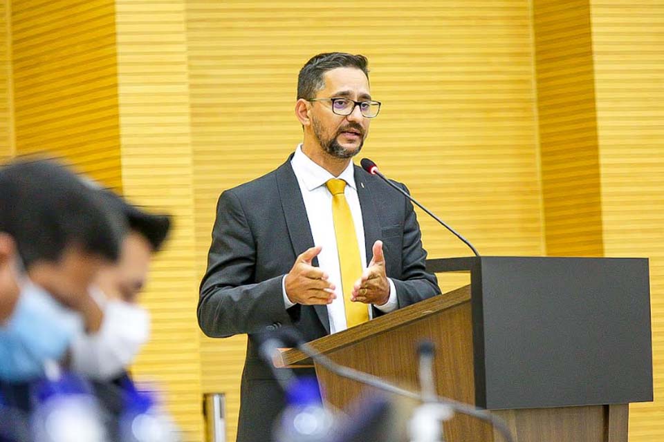 Deputado Anderson Pereira vai fiscalizar empresas que não cumprem Lei de passagem gratuita para pessoas com câncer