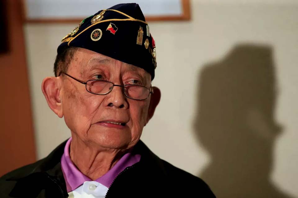 Ex-presidente das Filipinas morre aos 94 anos