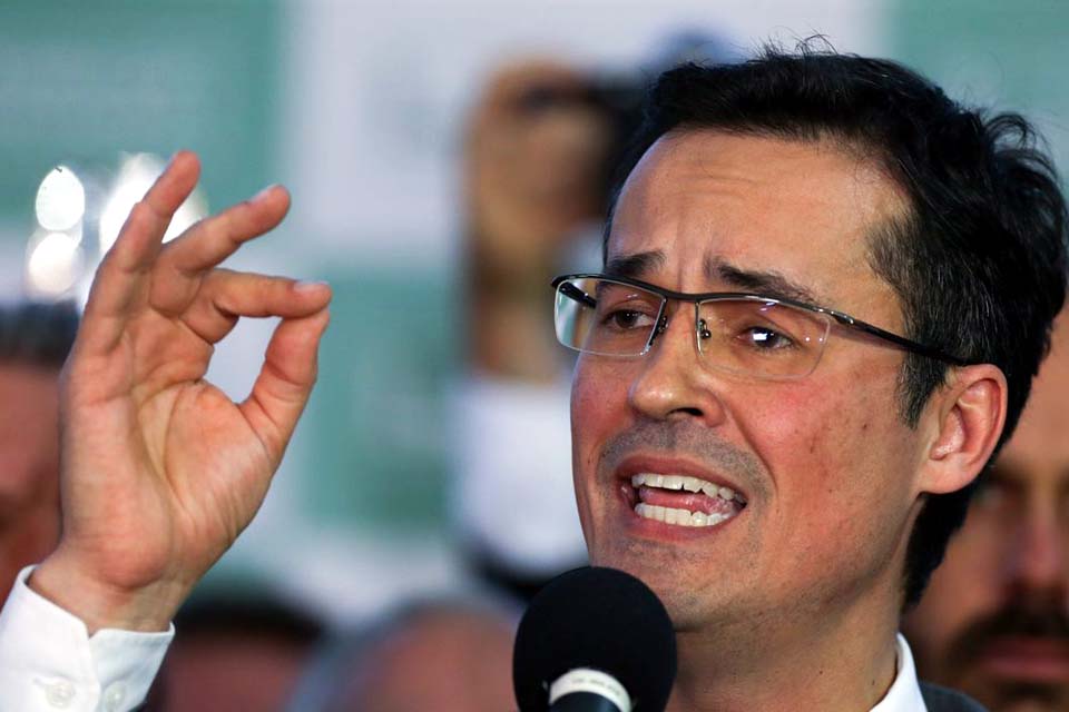 PGR defende anulação de indenização de Deltan a Lula por powerpoint