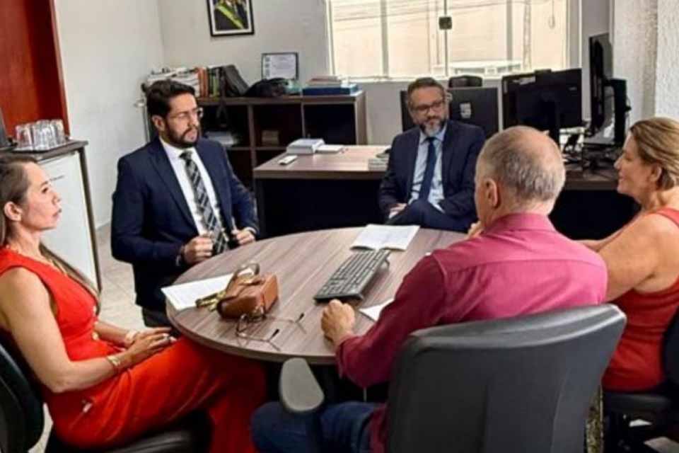 SINTERO se reúne com o presidente do IPERON para tratar da aplicação do artigo 3º da Emenda 47/2005 a professoras/es