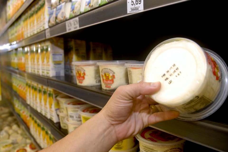 Consumidor desconhece informações de rótulos de produtos alimentícios