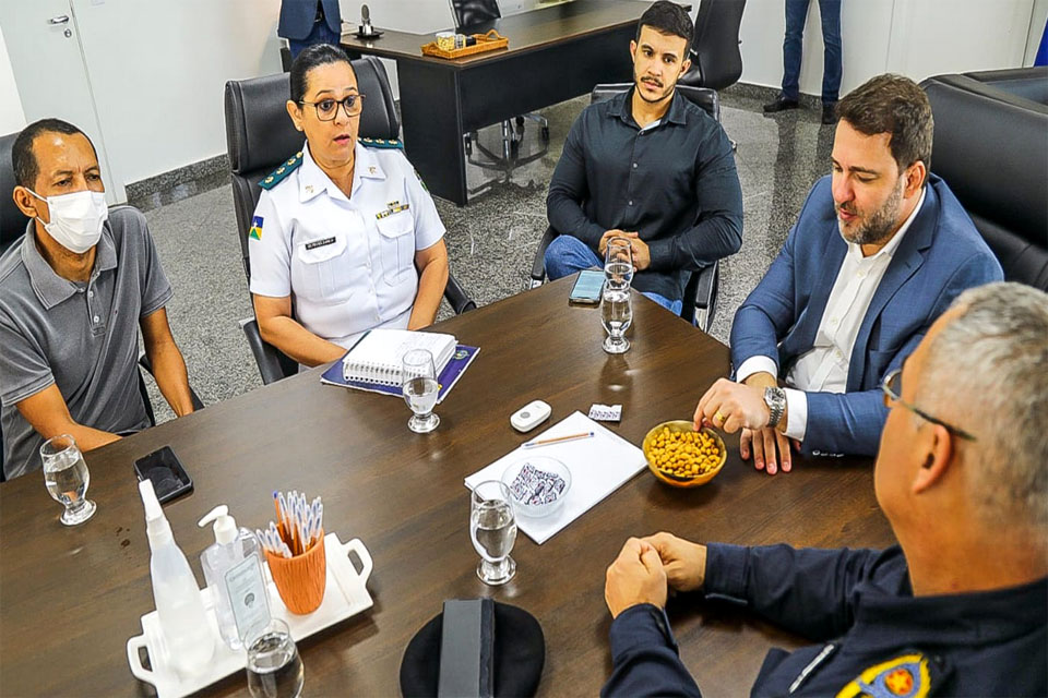 Presidente Alex Redano recebe pedido de apoio para mudanças no interstício na promoção de subtenentes