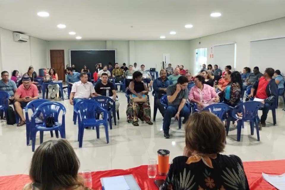 Sistema Diretivo do SINTERO participa de oficina sobre Financiamento da Educação em Rondônia