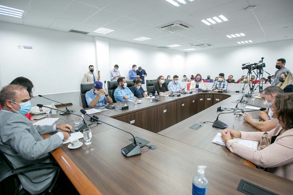 Comissão de saúde recebe Secretário Fernando Máximo e responsáveis por mutirão de cirurgias oftalmológicas
