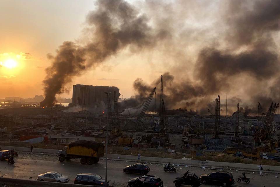 Embaixada do Líbano pede ajuda humanitária após explosão em Beirute