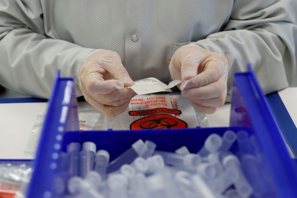 Covid-19: universidades formam rede para acelerar compra de insumos