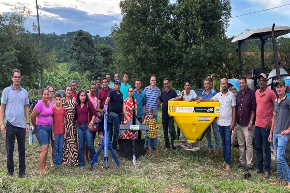 Alan Queiroz viabiliza equipamentos agrícolas e reforça a produção rural em Nova União