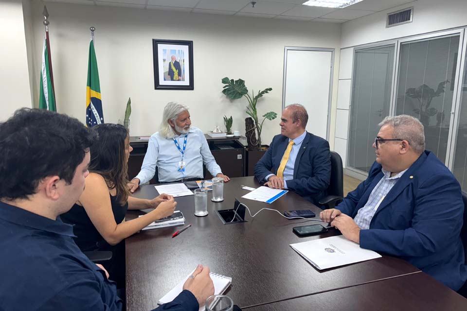 Deputado Alan Queiroz busca auxílio gás para população ribeirinha de Rondônia