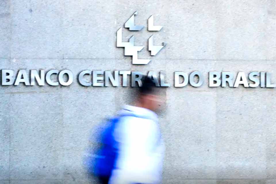 Contas externas têm saldo negativo de US$ 5,1 bilhões em outubro