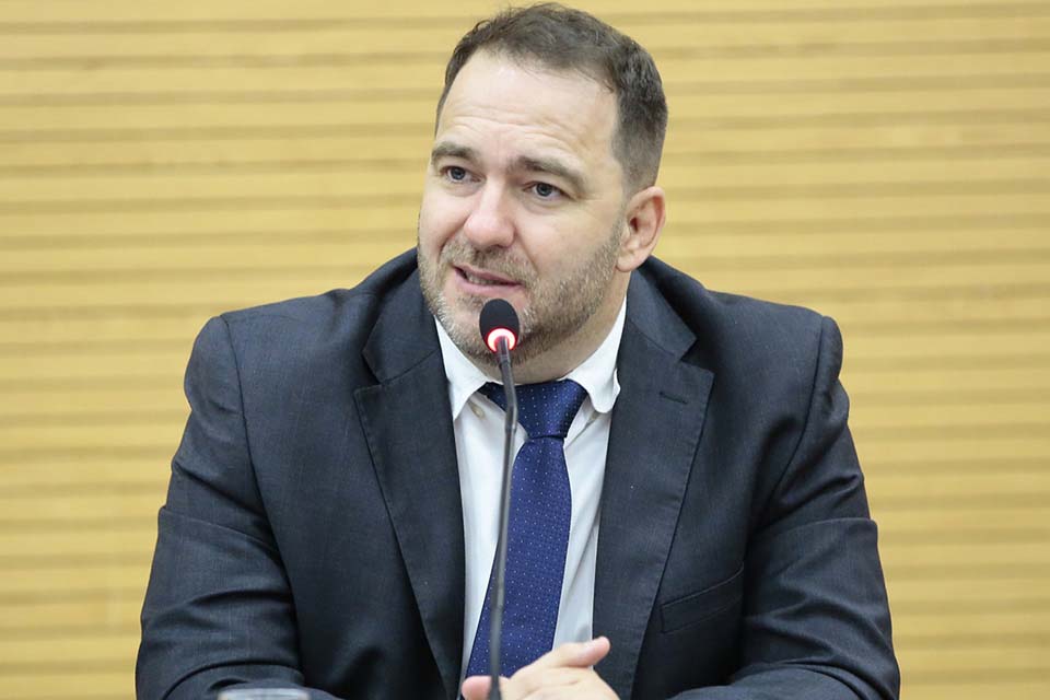 O deputado estadual Alex Redano