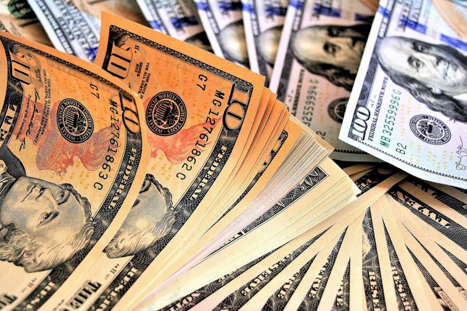 Contas externas têm saldo negativo de US$ 2,4 bilhões em fevereiro