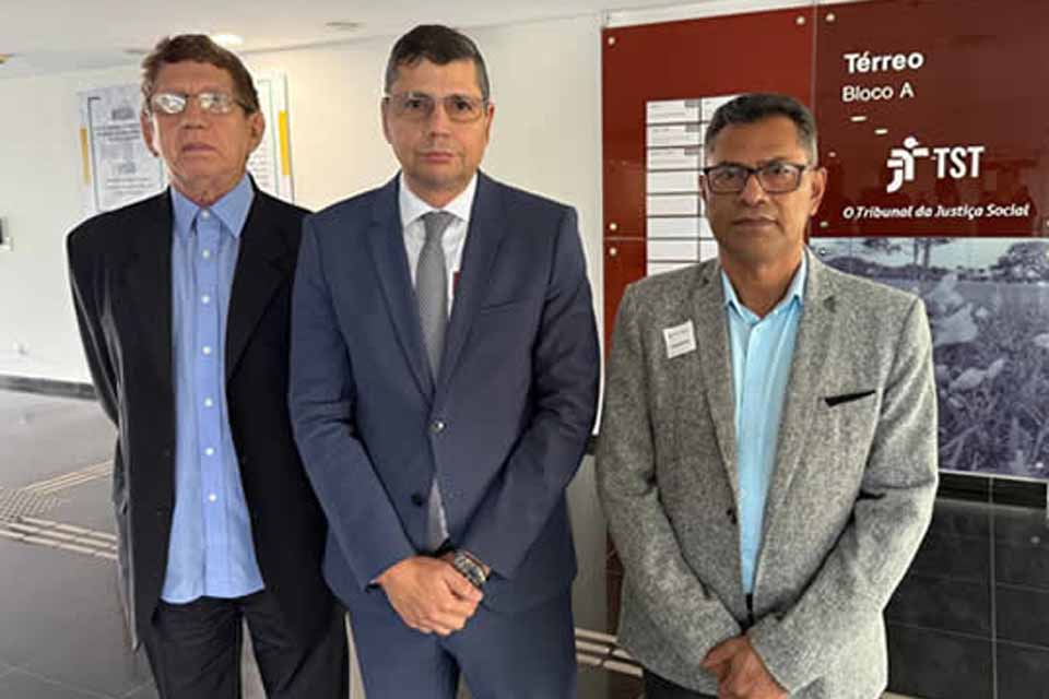 Comitiva do Sindsef vai ao TST em busca de celeridade nos processos do DDT e liberação dos precatórios