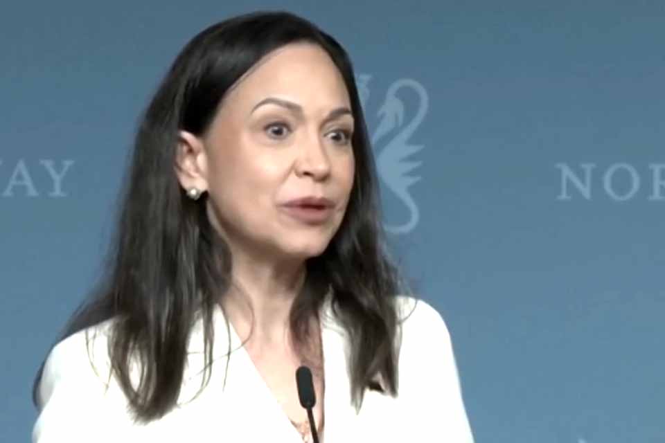 Líder opositora de Maduro, María Corina Machado deixa Oslo